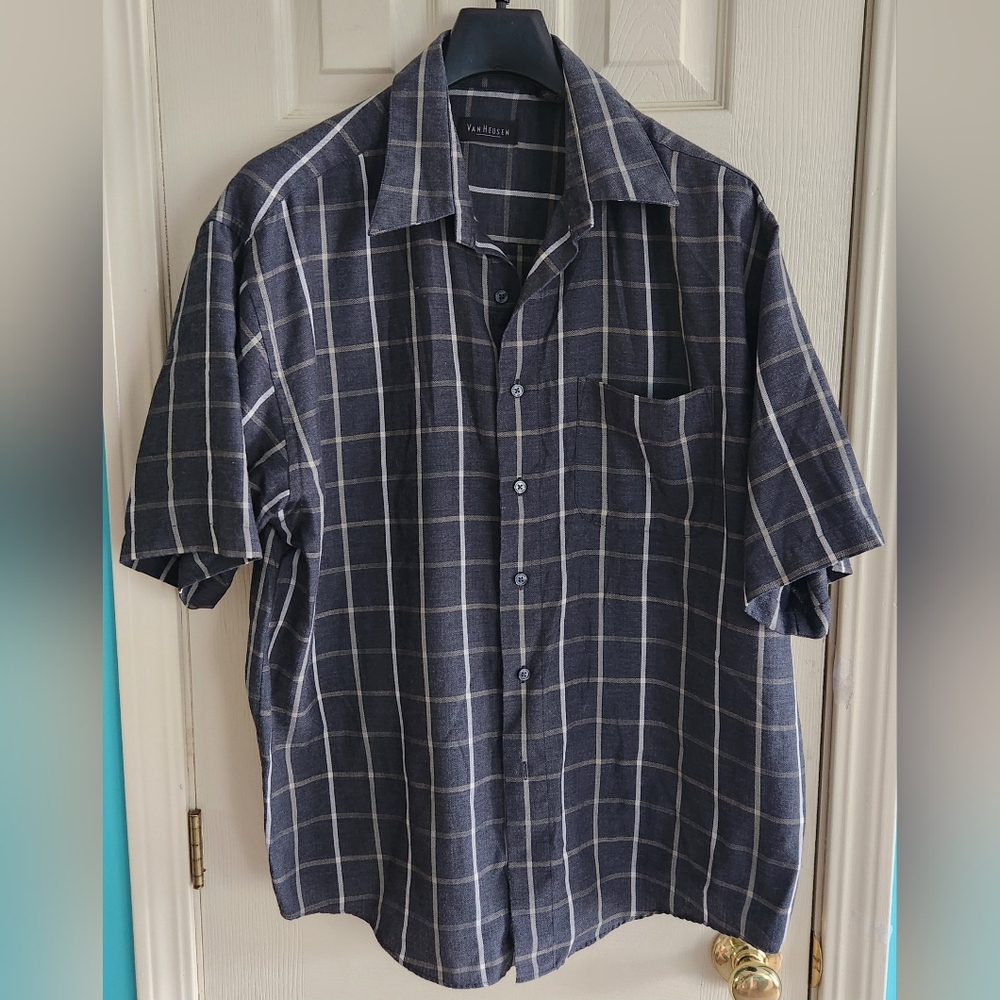 Van Heusen short sleeve shirt